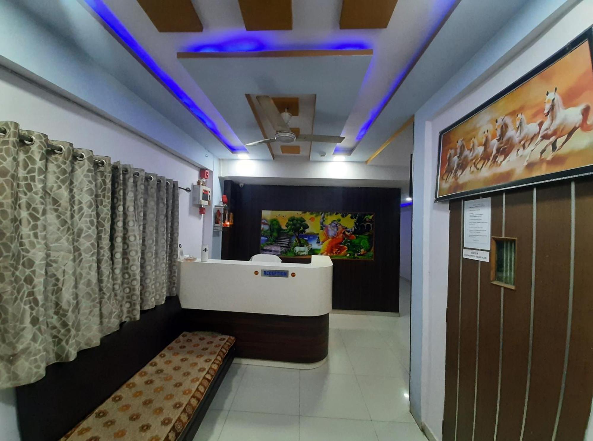 Hotel Royal Night Ahmedabad Esterno foto